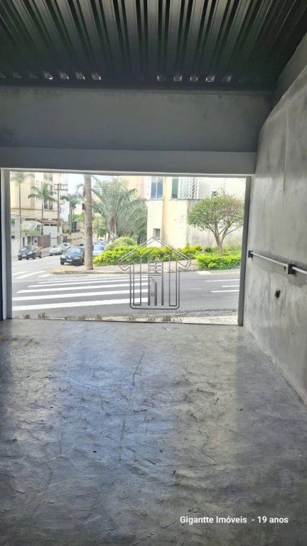 Sala 1 com fachada de vidro frente