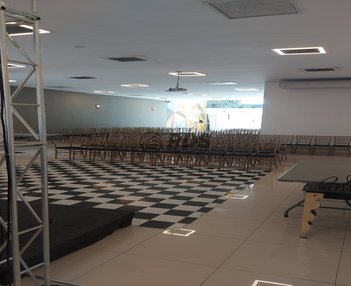 business em Tiradentes, Centro - Diadema - SP