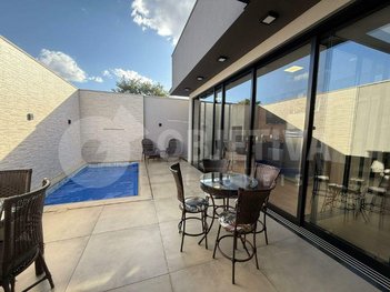 house em Avenida Vereador Carlito Cordeiro, Jardim Botânico - Uberlândia - MG