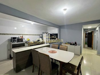 house em Rua Cinqüenta e Oito, Vila Santa Cecília - Volta Redonda - RJ