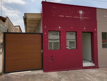 business em Rua Cruz Pereira, Vila dos Lavradores - Botucatu - SP