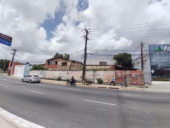 land_lot em Avenida Alberto Craveiro, Dias Macedo - Fortaleza - CE