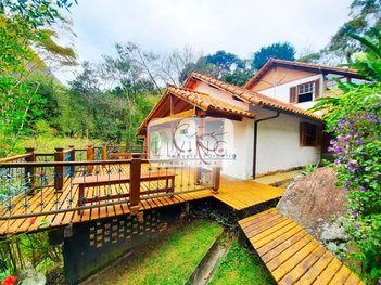 agricultural em Carlota Ferraz, Pedro do Rio - Petrópolis - RJ