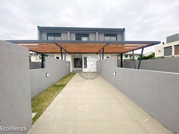 house em Rua do Trapiche, Campeche - Florianópolis - SC