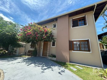 house em Rua Gécio de Souza e Silva, Sambaqui - Florianópolis - SC