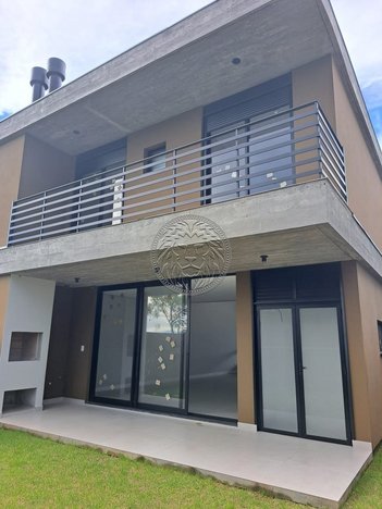 house em Rodovia Doutor Antônio Luiz Moura Gonzaga, Rio Tavares - Florianópolis - SC