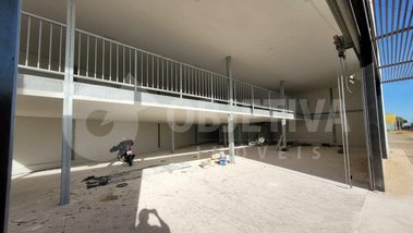 business em Avenida Segismundo Pereira, Novo Mundo - Uberlândia - MG