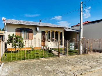 house em Rua Engenheiro Aníbal Torres Costa, Oficinas - Tubarão - SC