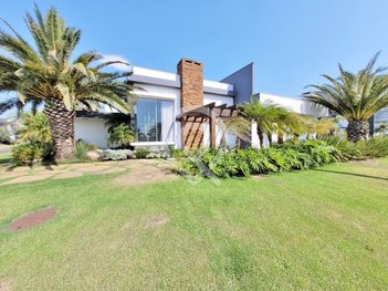 house em Rua Rio Jacuí, Centro - Xangri-Lá - RS