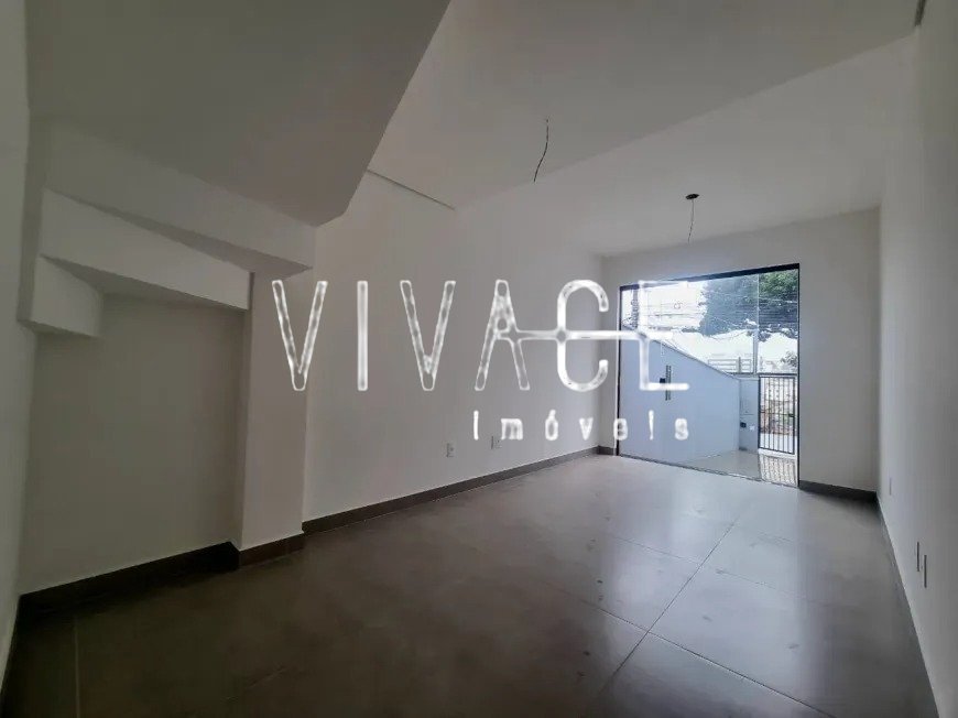 Casa com 2 quartos — Santa Mônica, Belo Horizonte