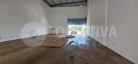 industrial em Avenida Antônio Tomaz Ferreira de Rezende, Marta Helena - Uberlândia - MG