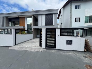 house em Maria Tomazia Cabral, Ingleses do Rio Vermelho - Florianópolis - SC