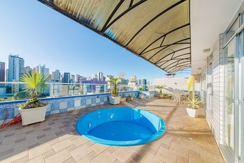 apartment em Rua Buenos Aires, Água Verde - Curitiba - PR