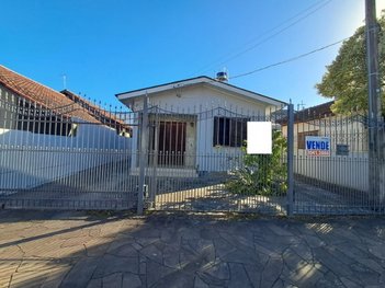 house em Avenida Major Alberto Bins, Vila Parque Brasília - Cachoeirinha - RS