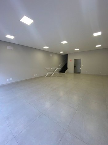 business em 08, Zona Central - Rio Claro - SP