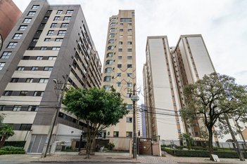 apartment em Rua Governador Agamenon Magalhães, Cristo Rei - Curitiba - PR