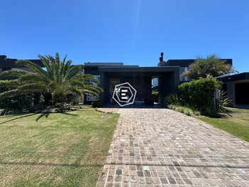 house em Avenida Diamante, Rainha do Mar - Xangri-Lá - RS