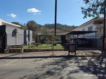 house em Avenida Coronel Germano, Centro - Socorro - SP