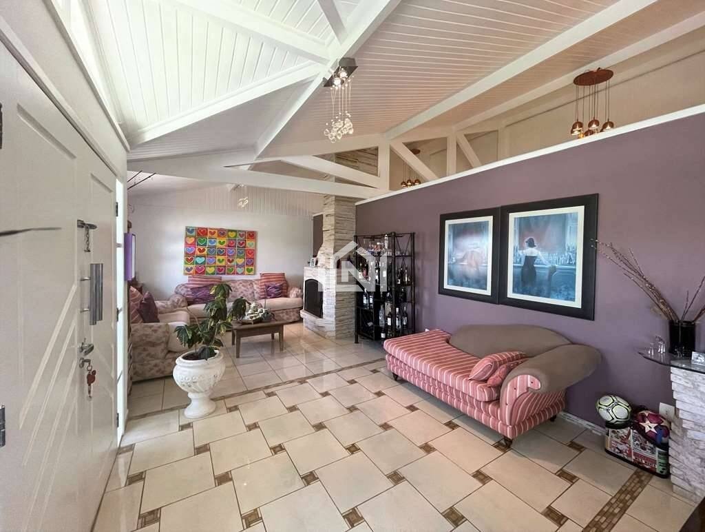 sala com lareira