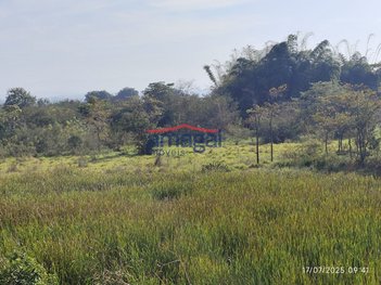 commercial_building em Rodovia Presidente Dutra, Parque Meia Lua - Jacareí - SP