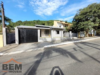 house em Rua Valdevino Vieira Cordeiros, Ressacada - Itajaí - SC