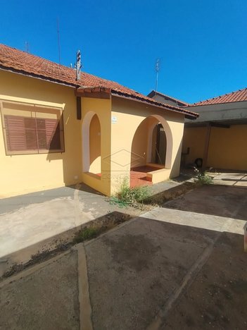 house em Rua Emílio Bressan, Vila Operária - Barra Bonita - SP