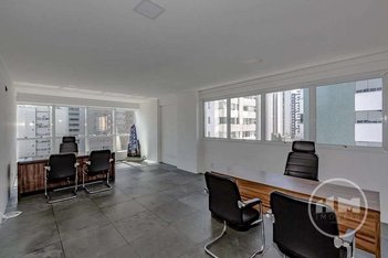 office em Arthur Max Doose, Pioneiros - Balneário Camboriú - SC