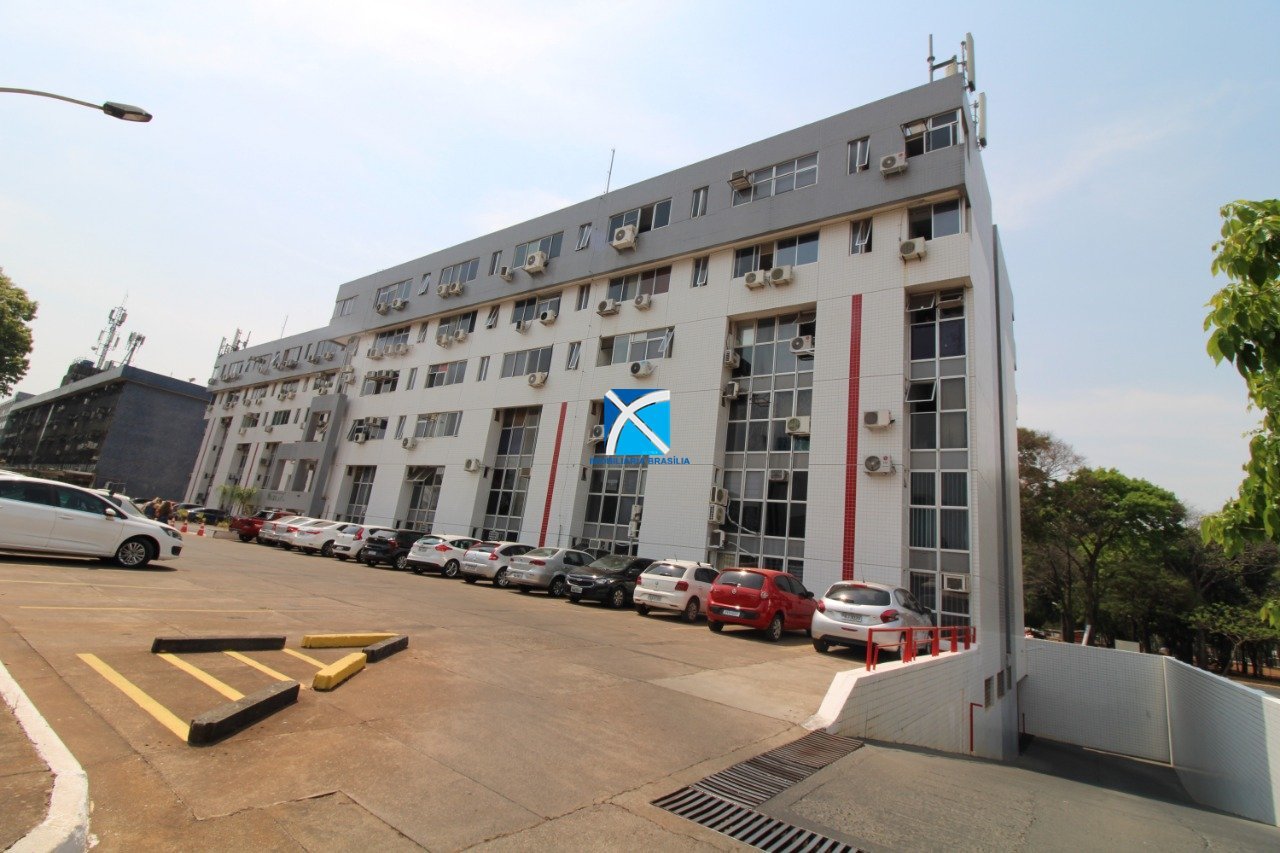 3 - Fachada do bloco e entrada do Estacionamento