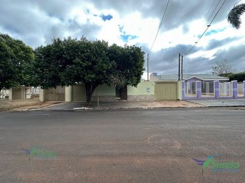 house em Avenida Egídio Daniel Kerntopf, Centro - Nova Londrina - PR