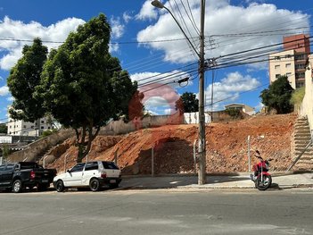 commercial_land_lot em Rua Treze de Maio, Vila Olivo - Valinhos - SP