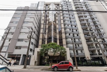 office em Rua Lamenha Lins, Centro - Curitiba - PR