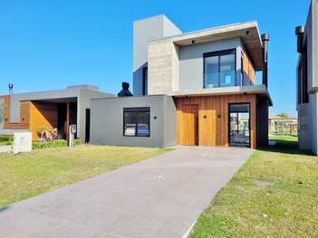 house em Avenida Diamante, Rainha do Mar - Xangri-Lá - RS