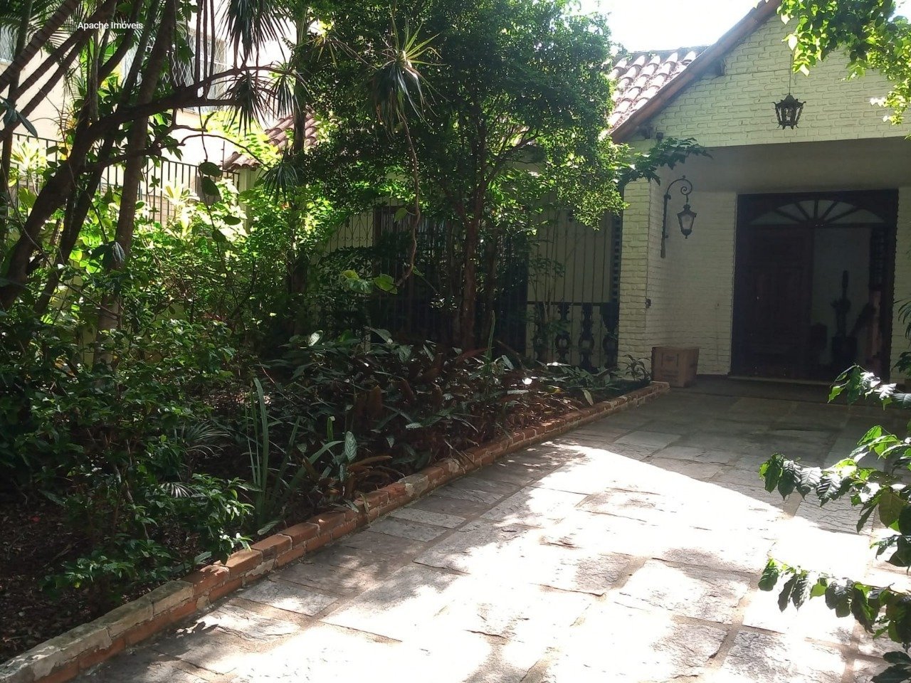 Casa com 4 quartos — Barro Preto, Belo Horizonte