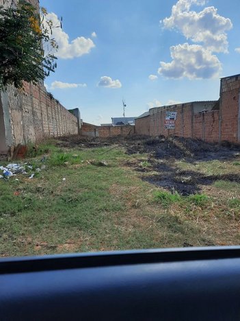 house em Rua Emílio Ruiz Martins, Conjunto Habitacional Isaura Pitta Garms - Bauru - SP