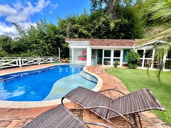 house em Avenida Country Club, Nogueira - Petrópolis - RJ