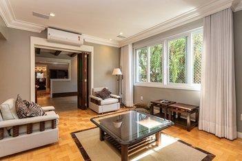 apartment em Rua Vinte e Quatro de Outubro, Moinhos de Vento - Porto Alegre - RS