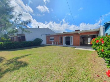 house em Rua Begônias, Rainha do Mar - Xangri-Lá - RS