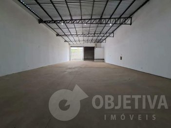 industrial em Avenida Serra Bodoquena, Laranjeiras - Uberlândia - MG