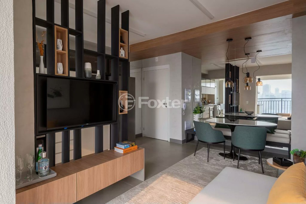 sala-de-estar-moderna-com-tv-e-estante-de-madeira.jpeg