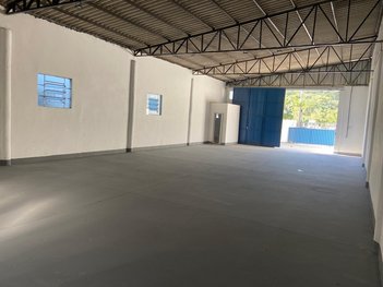 industrial em Servidão Senhor Bom Jesus, Costeira do Pirajubaé - Florianópolis - SC