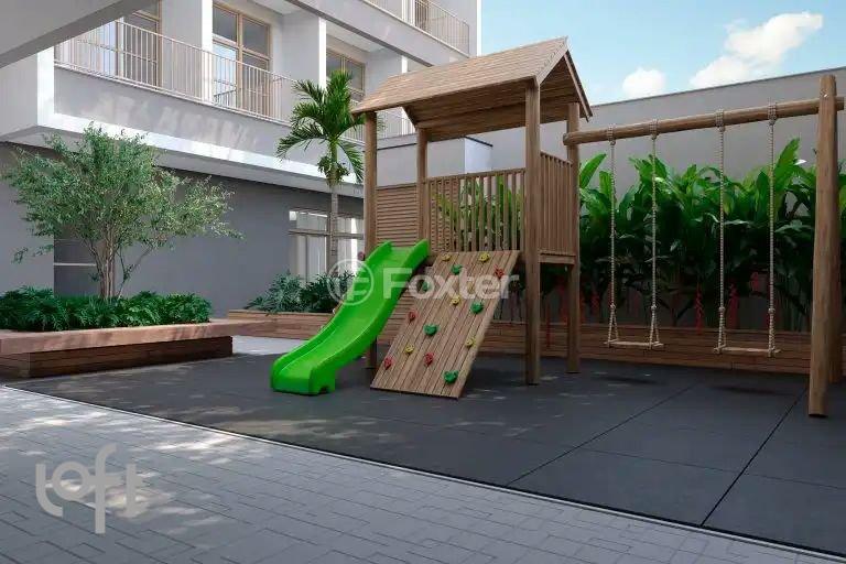 playground-com-escorregador-e-parede-de-escalada