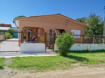 house em Rua Abilio Custodio da Silva, Pedreiras - Balneário Rincão - SC