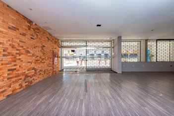 business em Avenida República Argentina, Água Verde - Curitiba - PR