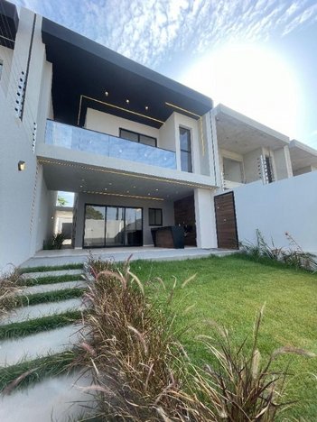 house em Rua Santa Marta, Precabura - Eusébio - CE