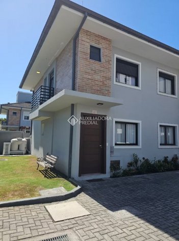 house em Rua Leonel Pereira, Cachoeira do Bom Jesus - Florianópolis - SC