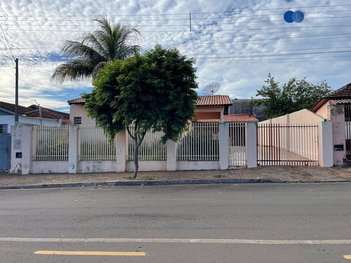 house em Rua Pedro Pelizer, Centro - Ibiporã - PR