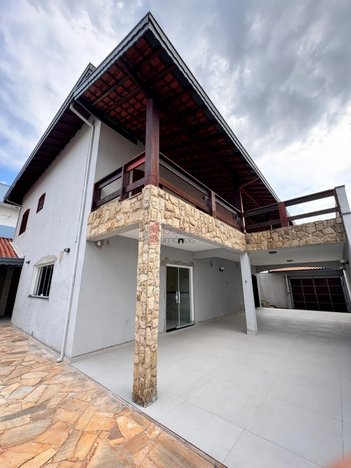 house em Rua Salvador Vaccari, Jardim Florestal - Jundiaí - SP