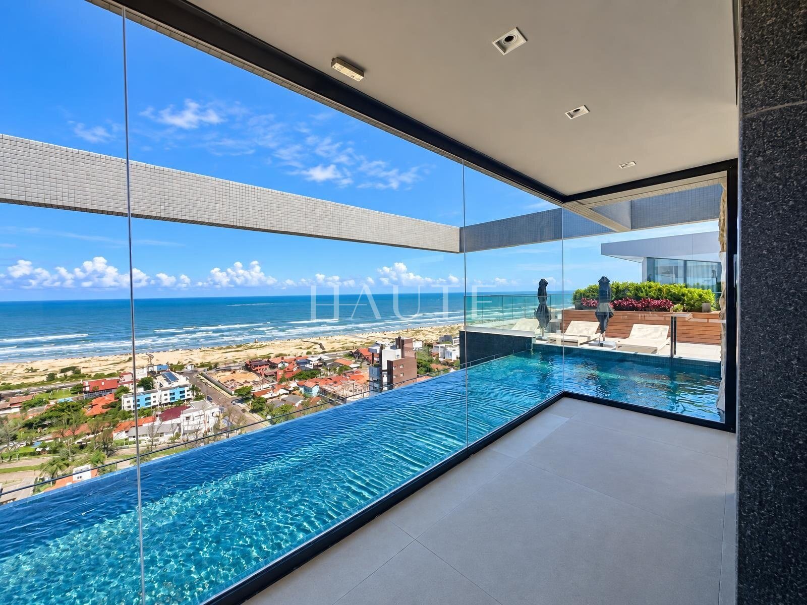 Apartamento 142m² no Ed. VOGA | 3 Suítes, 7º Andar, Vista