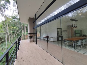 house em Rua Bernardo Coutinho, Araras - Petrópolis - RJ