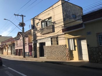 house em Rua Doutor Wenceslau Braz, Centro - Varginha - MG